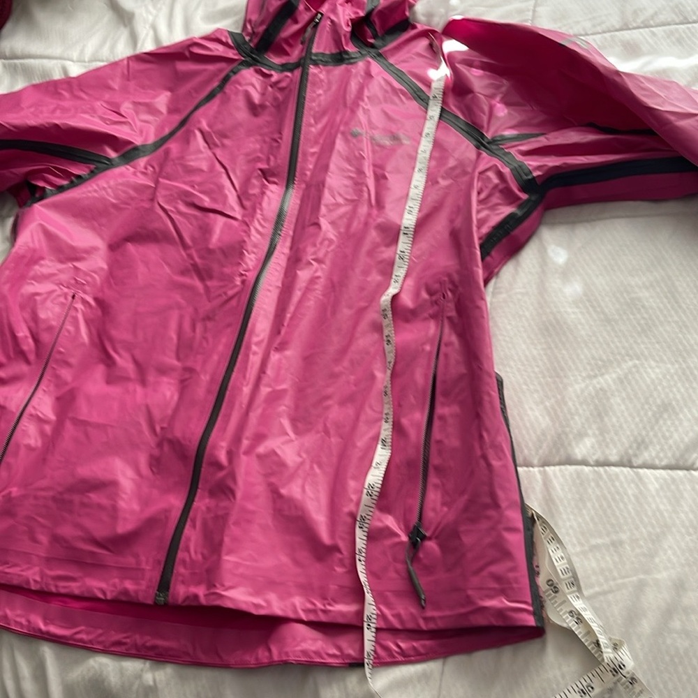 Columbia titanium xl womens jacket. Never used